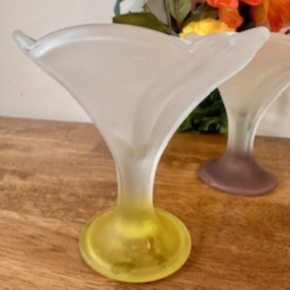 Vintage Frosted Glass Dessert Cups Italy – Colourful Petal Pedestal Compote‎ Set - Picture 5 of 7